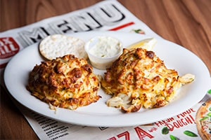 Box Hill Pizzeria Crab Cakes Platter 1